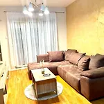 Апартаменти Naki