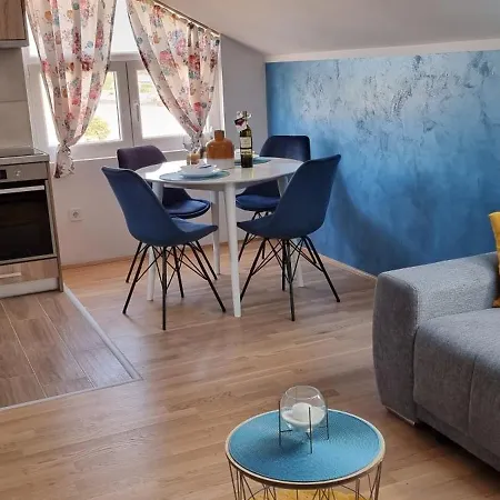 Apartament Naki *